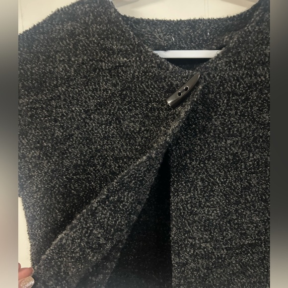 Wool, jacket/vest, size M , grey, short sleeve, cropped, single top button front - Picture 2 of 5